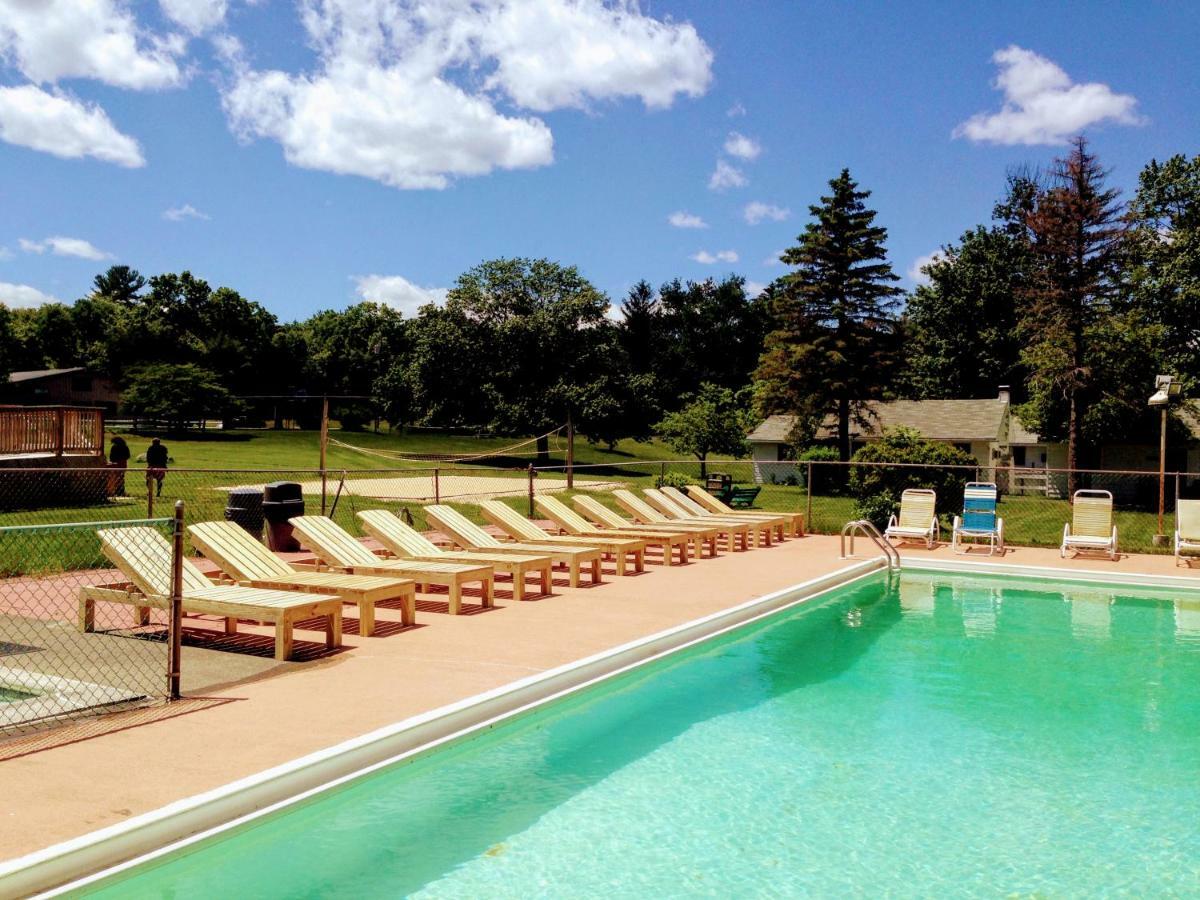Chestnut Grove Family Resort جبل بوكنو المظهر الخارجي الصورة